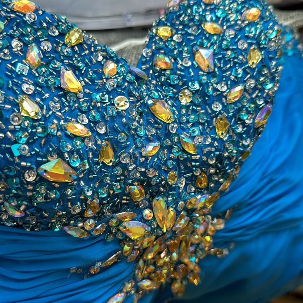 Prom dress - Picture 10 of 11